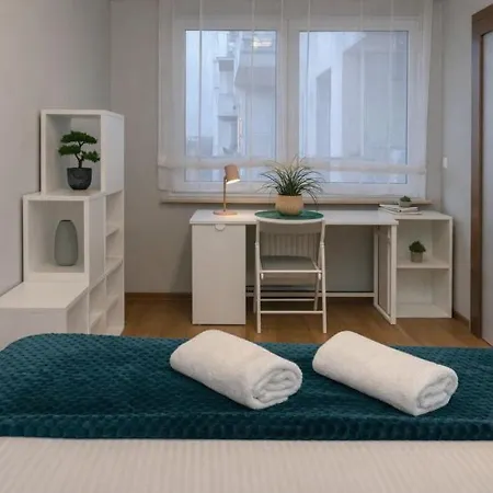 Metropolis Ul.dabrowa 15 Appartement *